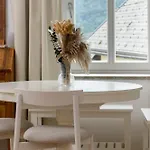 Lazy Goose Charming Apartment