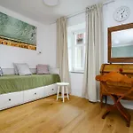 Lazy Goose Charming Bovec