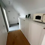 Apartment Lazy Goose Charming