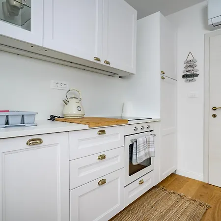 Lazy Goose Charming Bovec