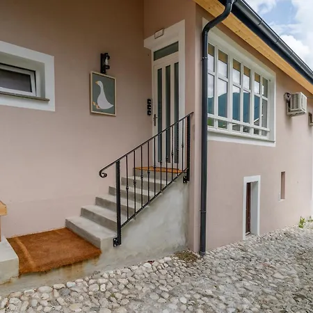 Lazy Goose Charming Apartment *