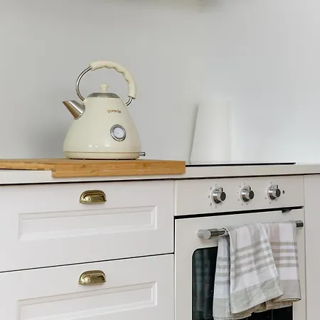 Lazy Goose Charming *