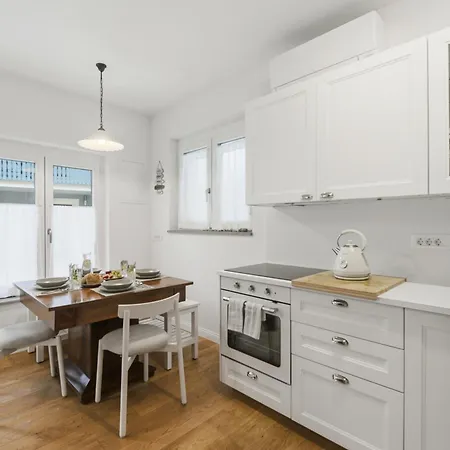 Lazy Goose Charming Apartment *