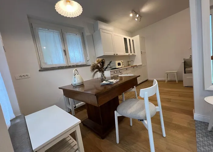 Lazy Goose Charming * Bovec