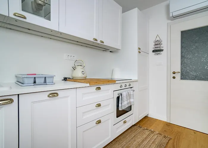 Lazy Goose Charming Bovec