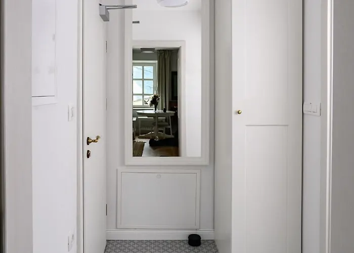 Lazy Goose Charming *