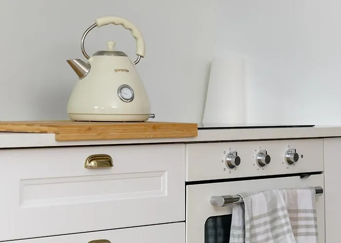 Lazy Goose Charming *