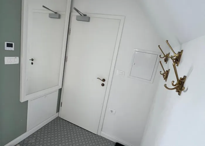 Lazy Goose Charming Apartment